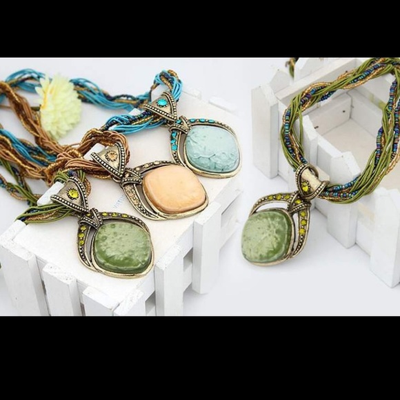 💕 LAYERED BOHEMIAN PENDANT NECKLACE

💕 - Picture 2 of 6